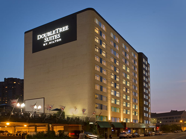 DoubleTree Suites by Hilton Hotel Minneapolis